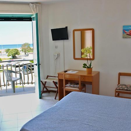 Hotel Puccinelli Λίντο ντι Καμαϊόρε Εξωτερικό φωτογραφία