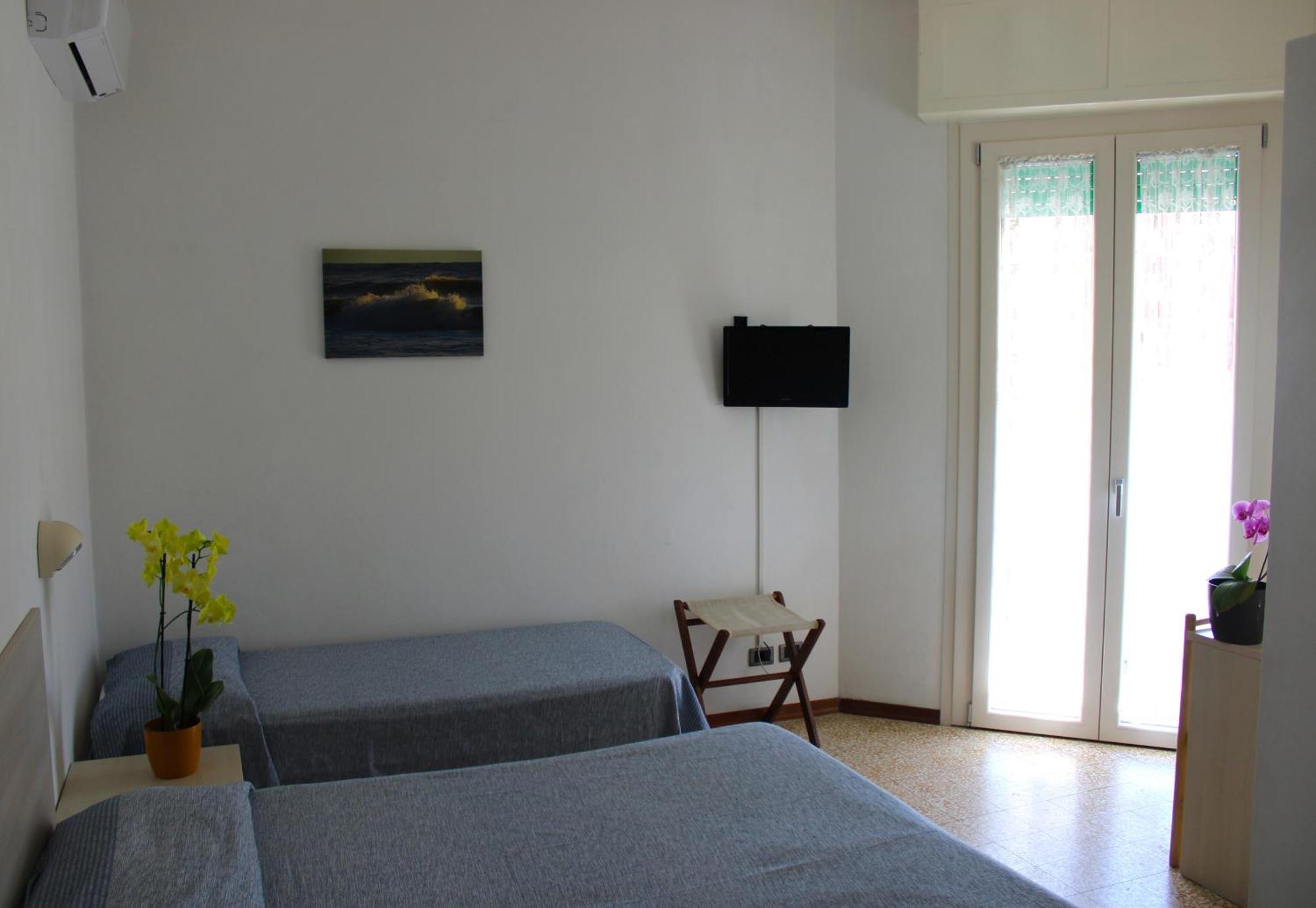 Hotel Puccinelli Λίντο ντι Καμαϊόρε Δωμάτιο φωτογραφία