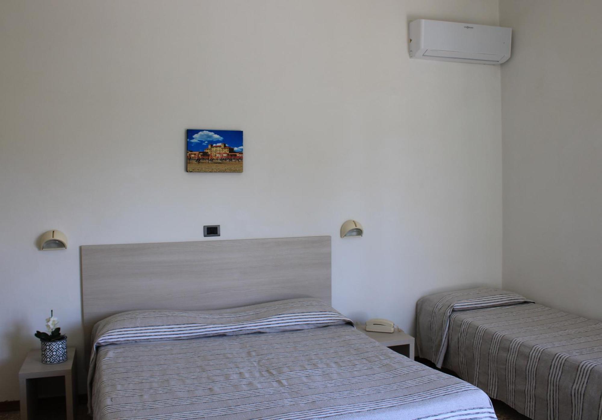 Hotel Puccinelli Λίντο ντι Καμαϊόρε Δωμάτιο φωτογραφία