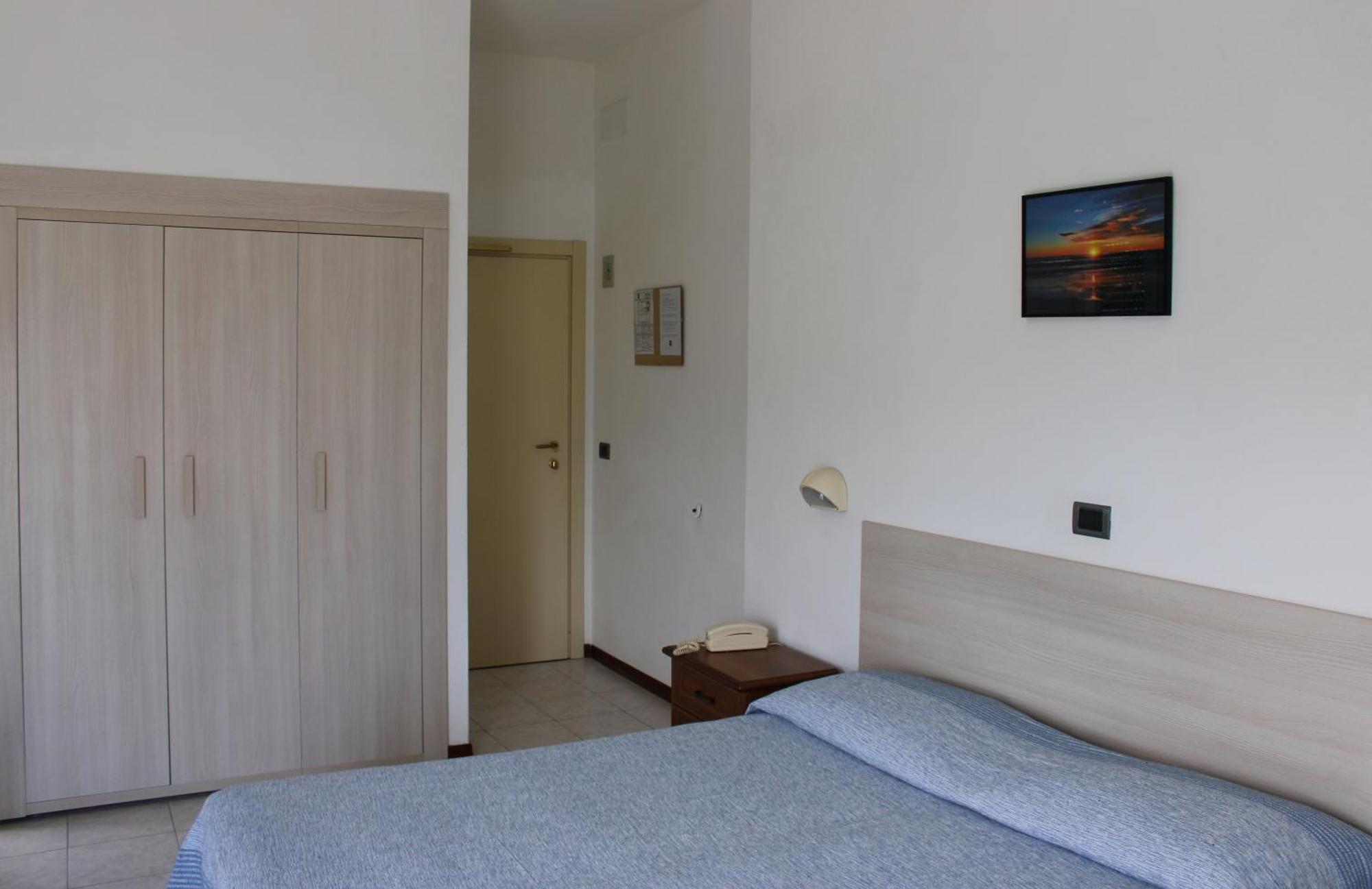 Hotel Puccinelli Λίντο ντι Καμαϊόρε Εξωτερικό φωτογραφία